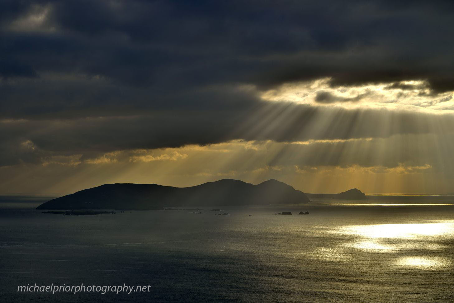 Sunrays On The Great Blasket Island - Michael Prior Photography 