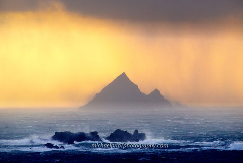 An Tiaracht, Blasket Island At Sunset